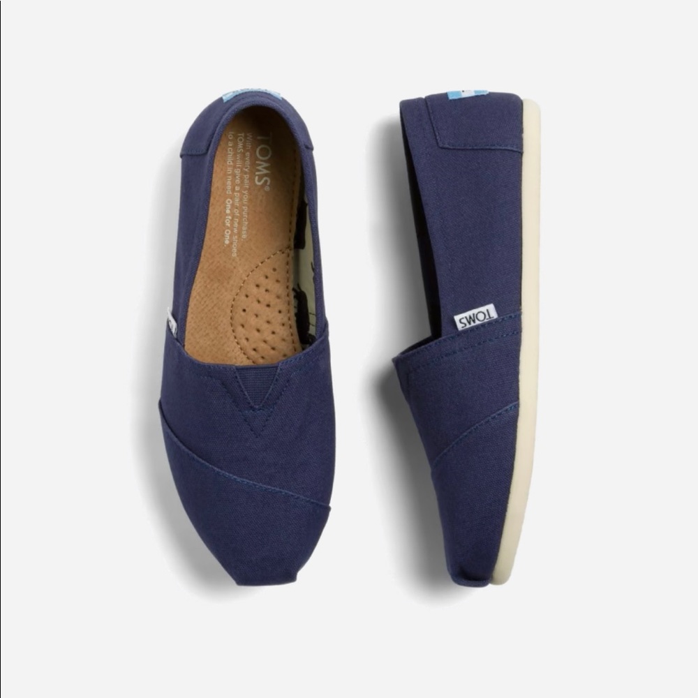 Navy Toms